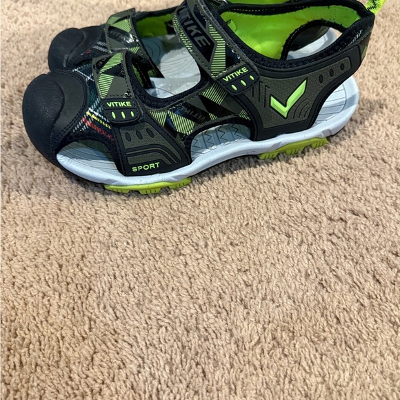 Kids Black and Green Sandals - Picture 4 of 7